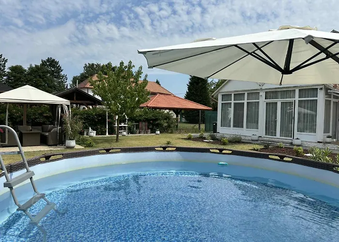 Tuender-lak Balatonmáriafürdő